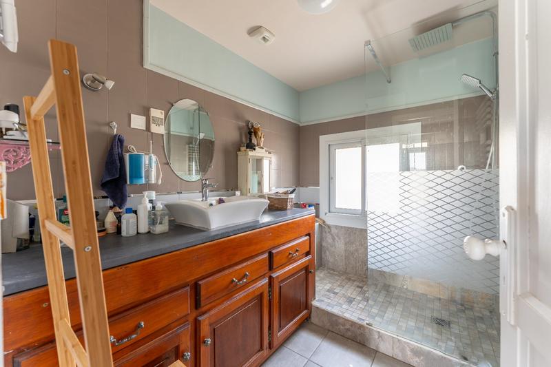 Maison - 165 m² - 8 pièces