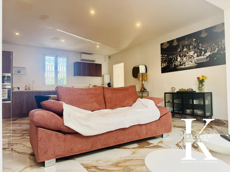 Maison - 249 m² - 8 pièces