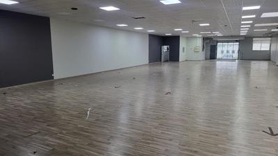 Local commercial - 426 m² - 4 pièces