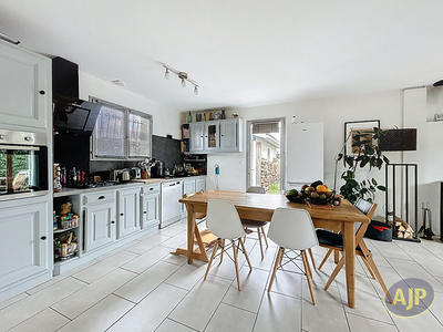 Maison - 102 m² - 5 pièces