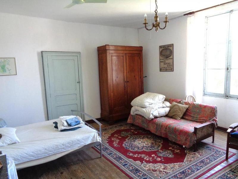 Propriété - 142 m² - 6 pièces