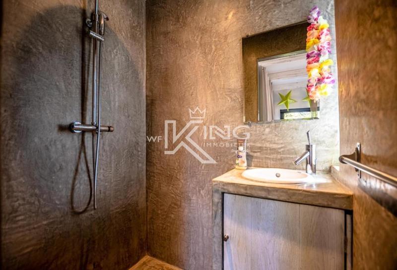 Appartement - 200 m² - 7 pièces