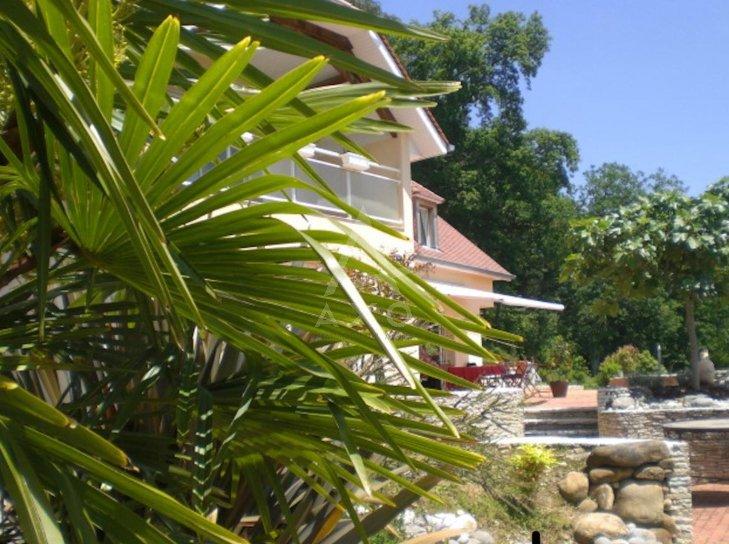 Maison - 240 m² - 10 pièces