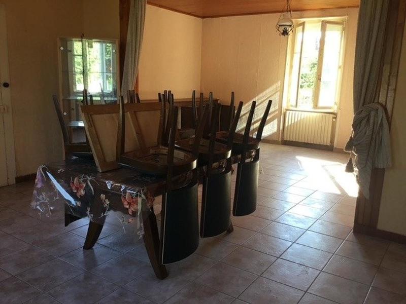 Maison - 1 407 m² - 7 pièces