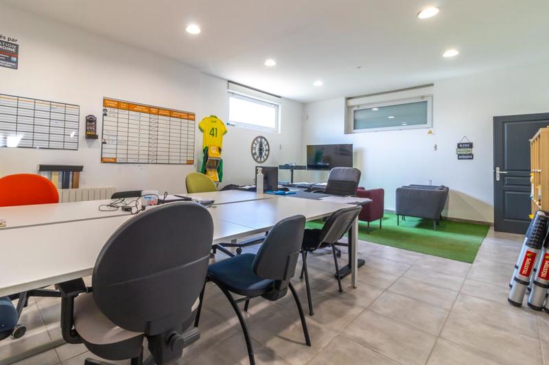 Maison - 121 m² - 6 pièces