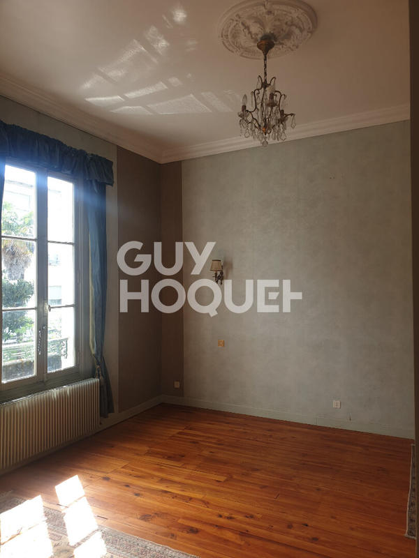 Maison - 200 m² - 10 pièces