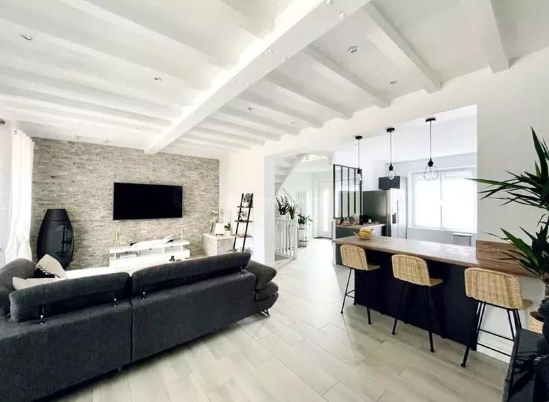 Maison - 160 m² - 4 pièces