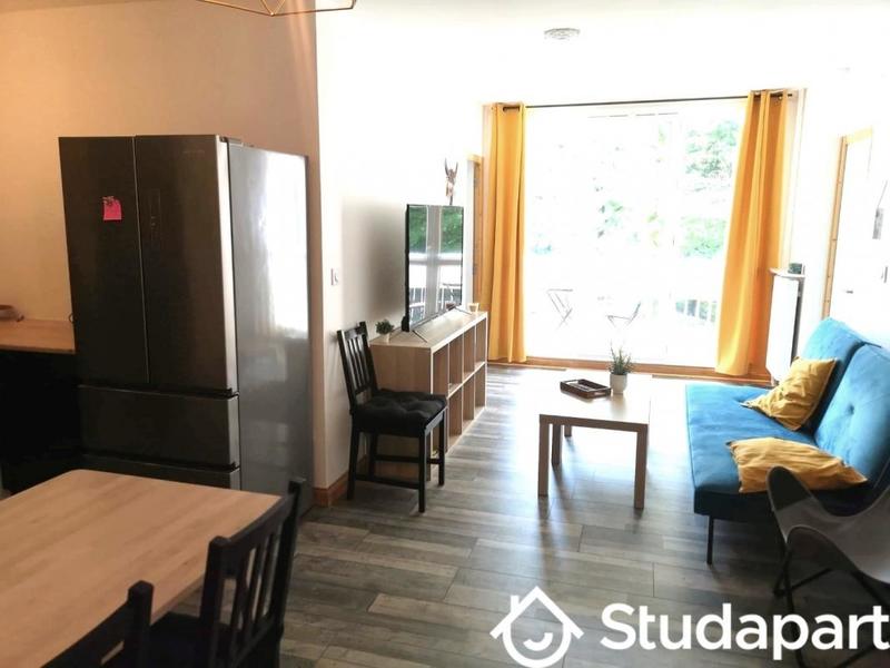 Appartement - 94 m² - 8 pièces