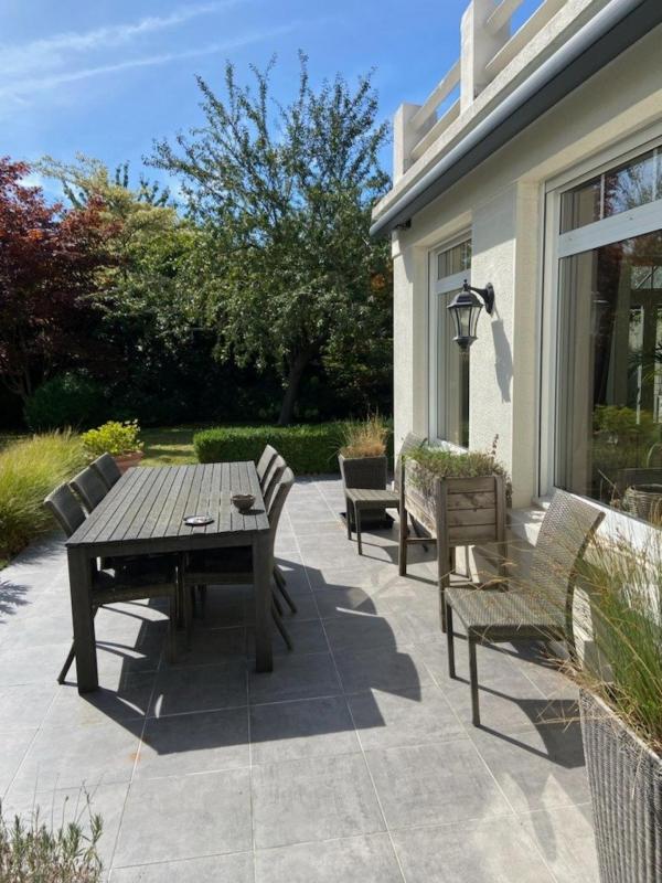 Maison - 230 m² - 11 pièces