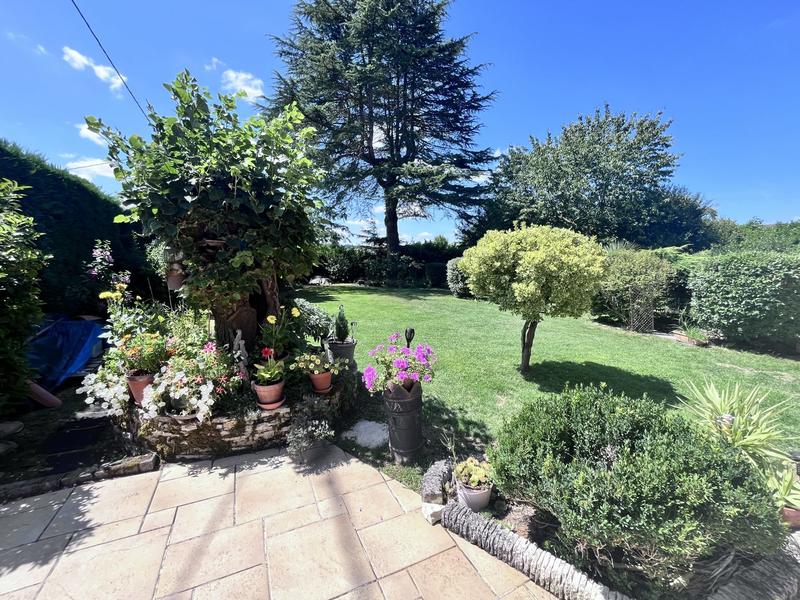 Maison traditionnelle - 240 m² - 6 pièces