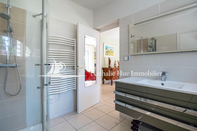 Maison - 256 m² - 7 pièces