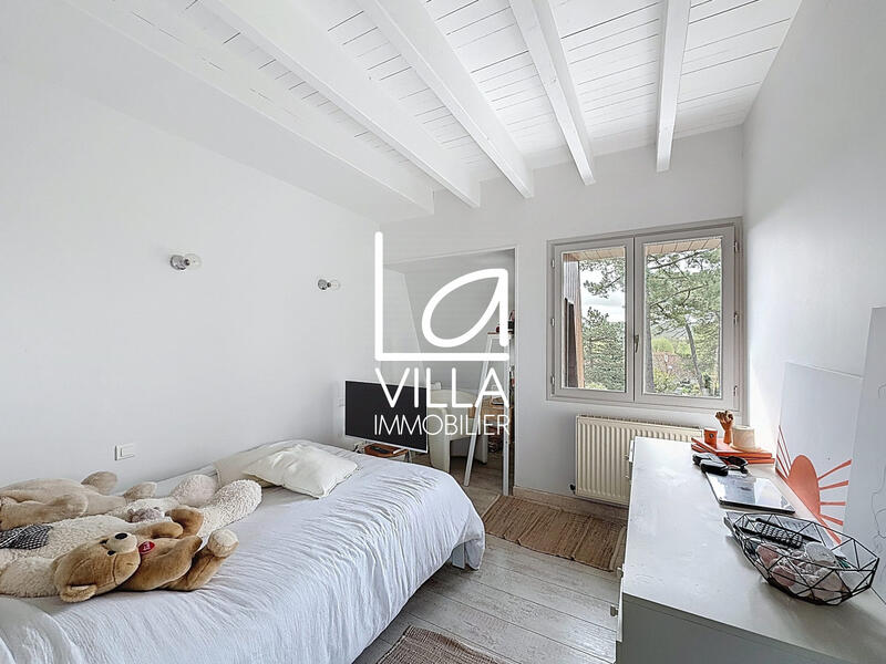 Villa - 213 m² - 6 pièces