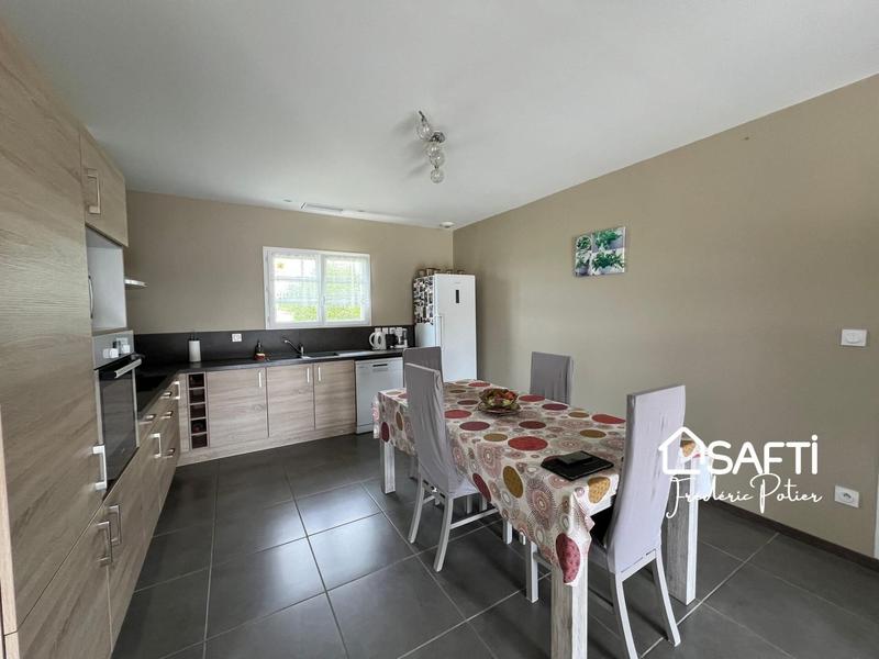 Maison - 275 m² - 9 pièces