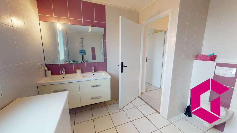 Maison - 181 m² - 5 pièces