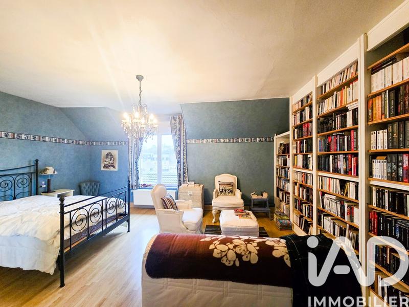 Maison de ville - 201 m² - 8 pièces