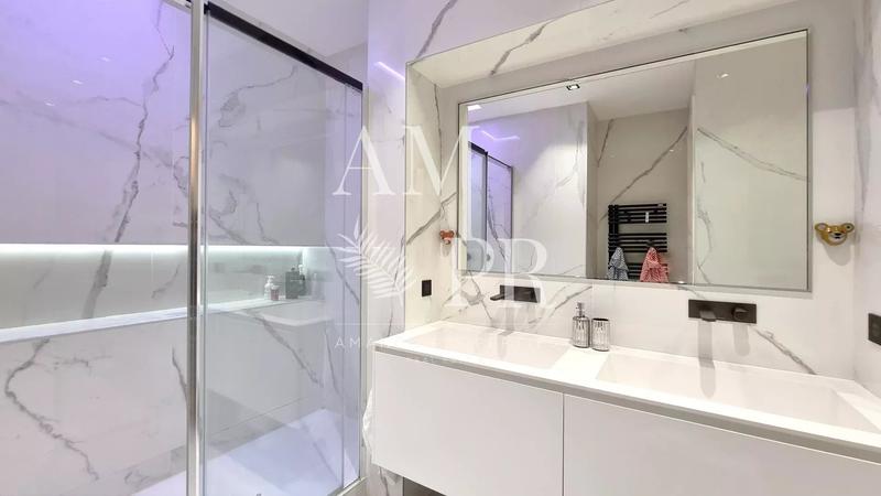 Appartement - 130 m² - 4 pièces