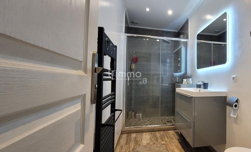 Maison - 177 m² - 8 pièces