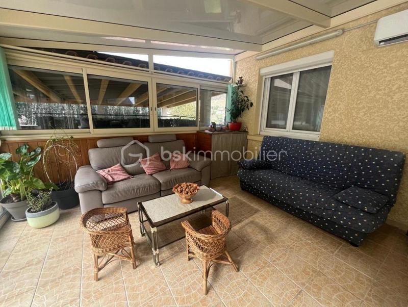 Maison - 216 m² - 7 pièces