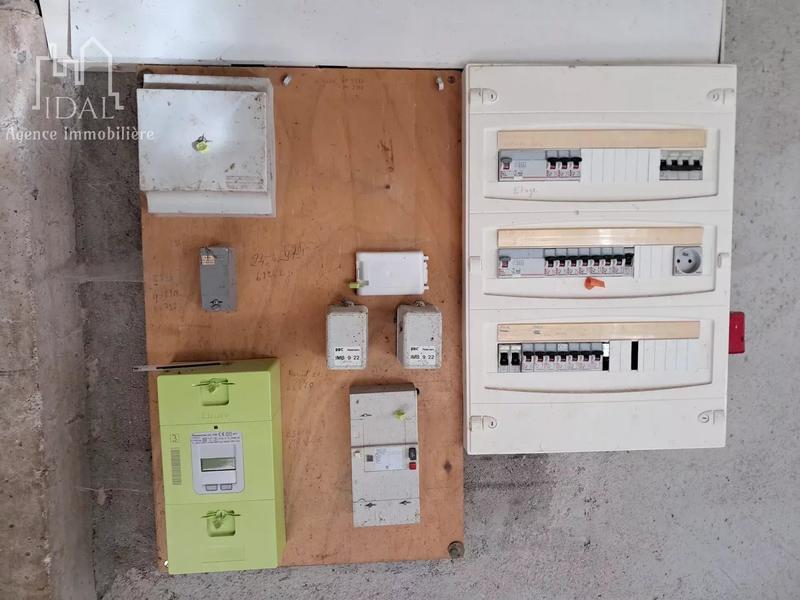 Maison - 226 m² - 12 pièces