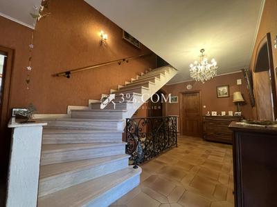 Maison - 200 m² - 7 pièces