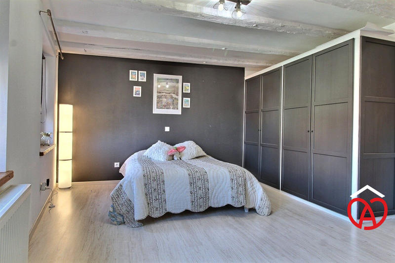 Maison - 181 m² - 8 pièces