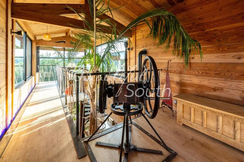 Maison - 230 m² - 5 pièces