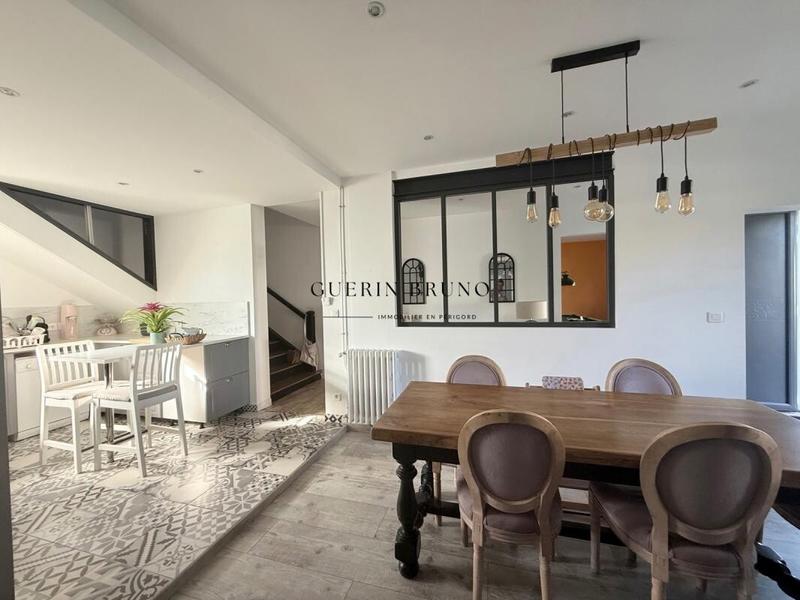 Maison - 160 m² - 5 pièces