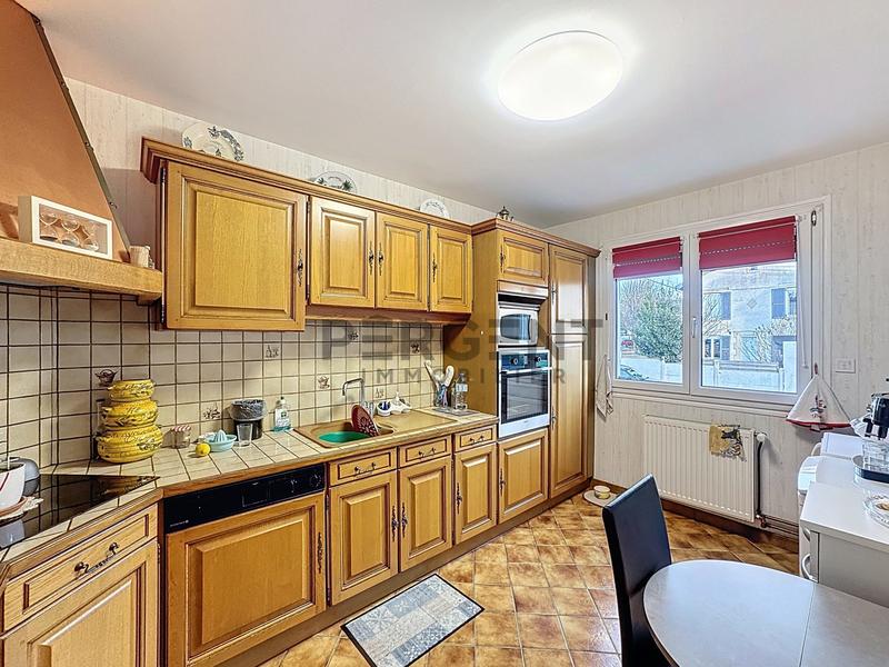 Maison - 95 m² - 5 pièces