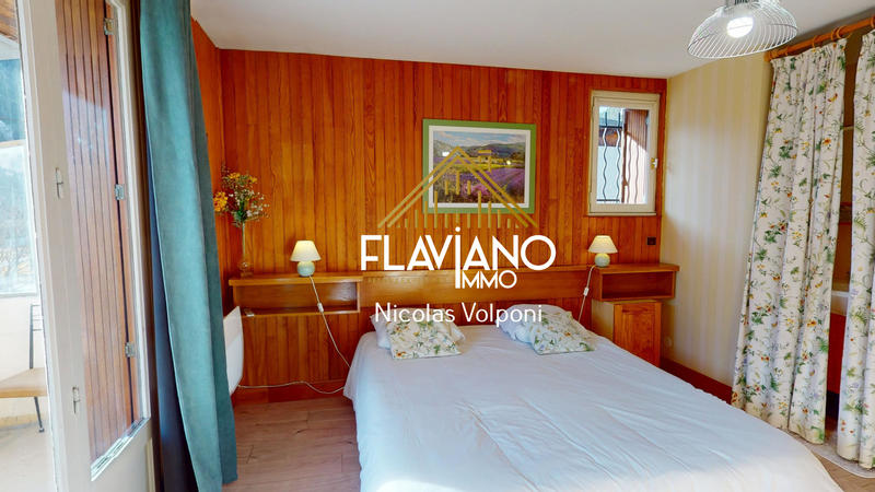 Appartement - 100 m² - 5 pièces