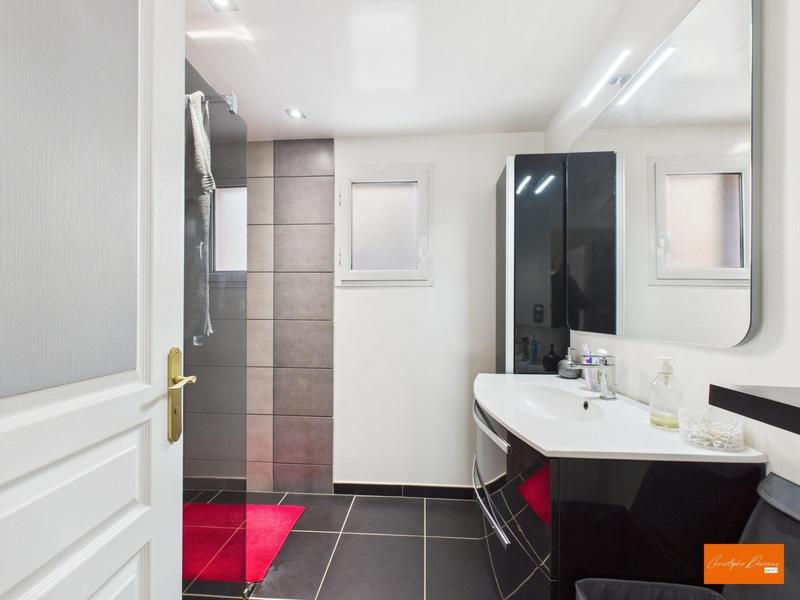 Maison - 98 m² - 5 pièces