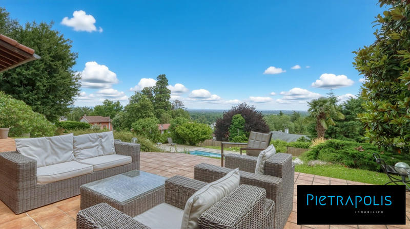 Villa - 256 m² - 6 pièces