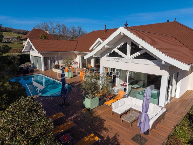 Propriété - 751 m² - 11 pièces