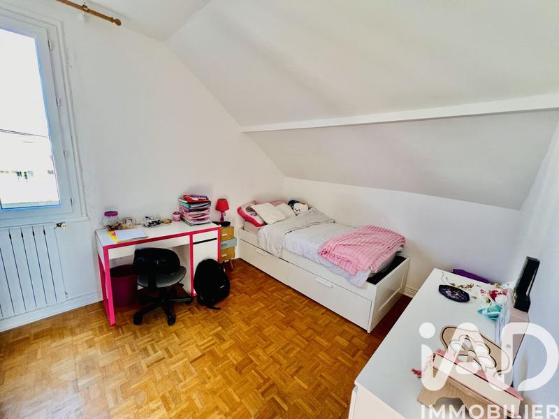 Maison - 99 m² - 6 pièces