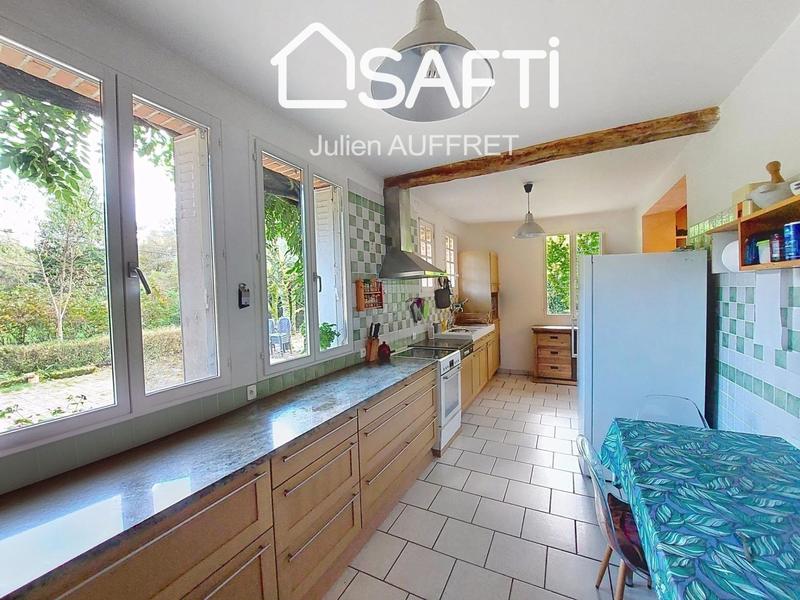 Maison - 282 m² - 11 pièces