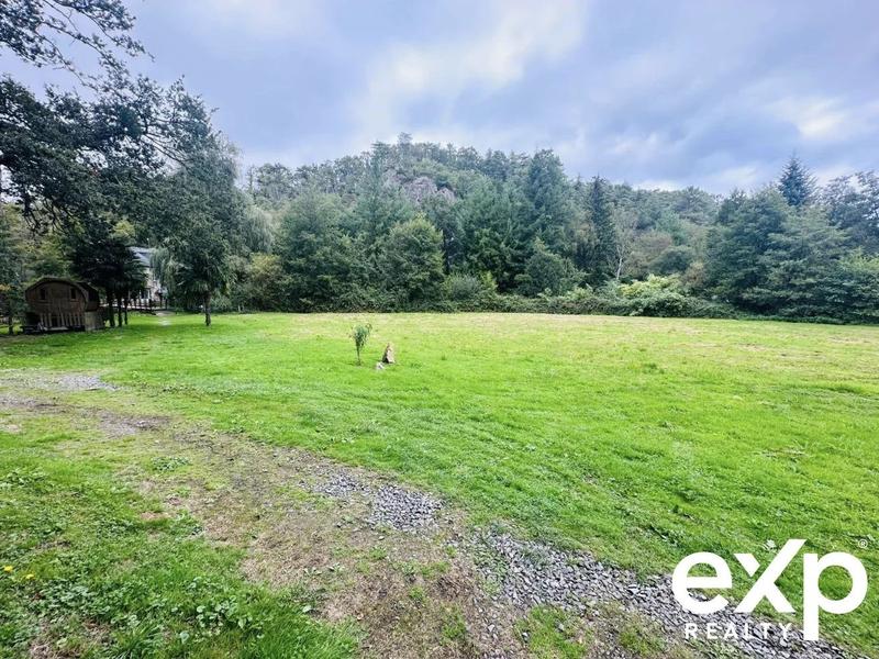 Maison - 310 m² - 8 pièces