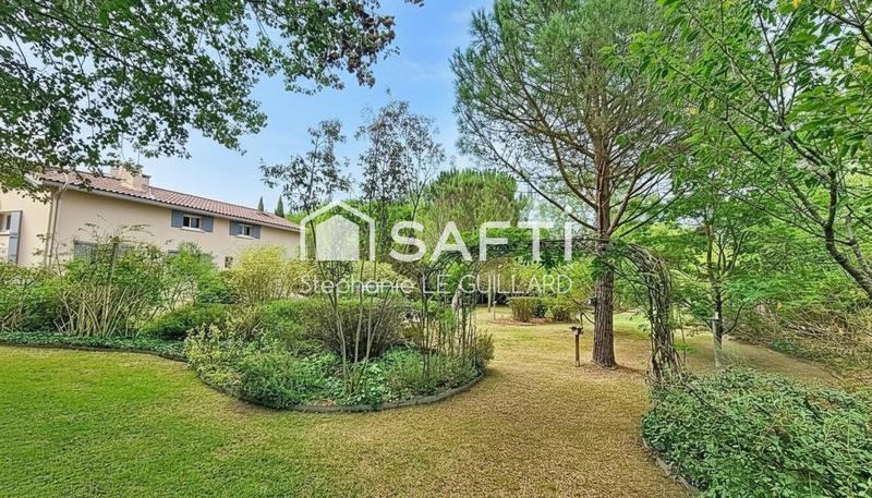 Villa - 348 m² - 6 pièces