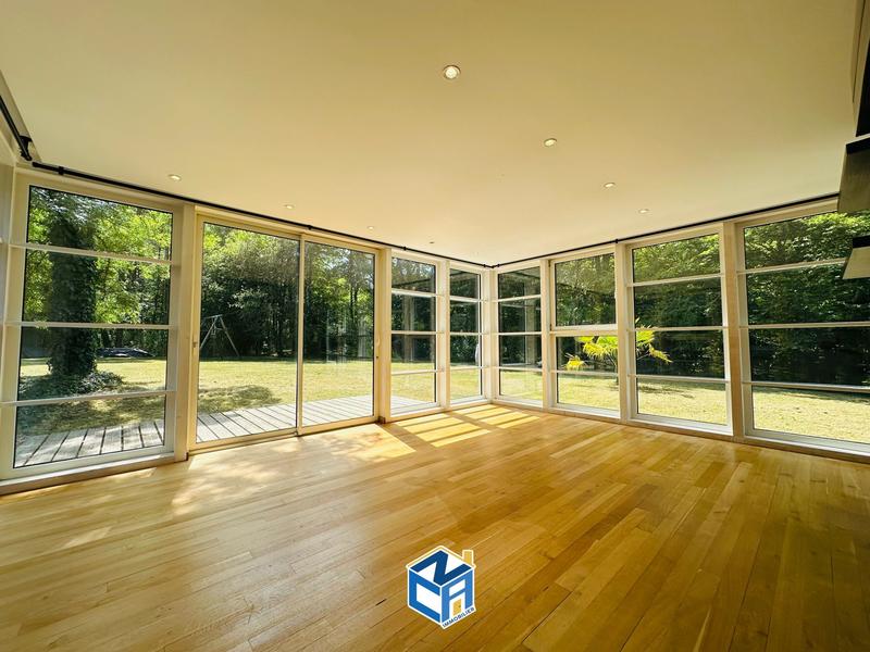 Maison - 253 m² - 10 pièces