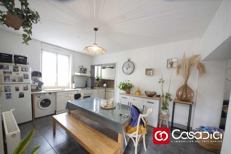 Maison - 98 m² - 6 pièces