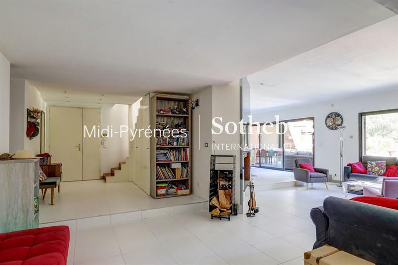 Maison - 210 m² - 8 pièces