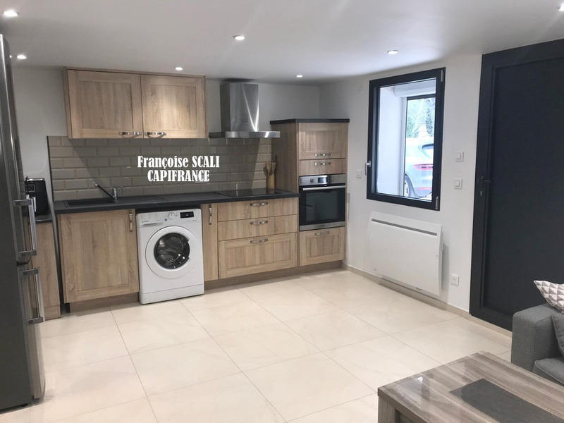 Maison - 238 m² - 7 pièces