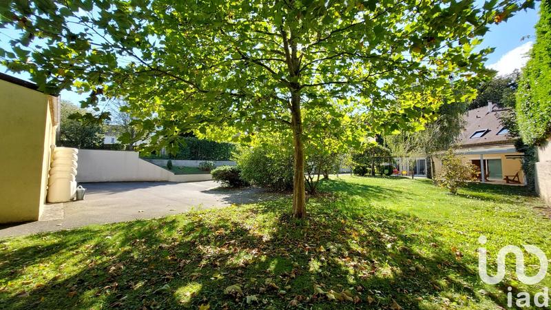 Maison - 290 m² - 8 pièces