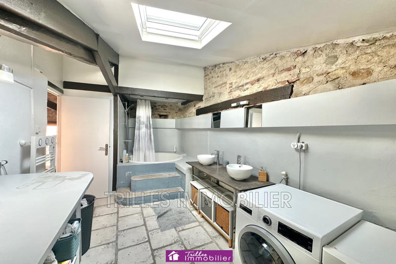 Maison - 325 m² - 9 pièces