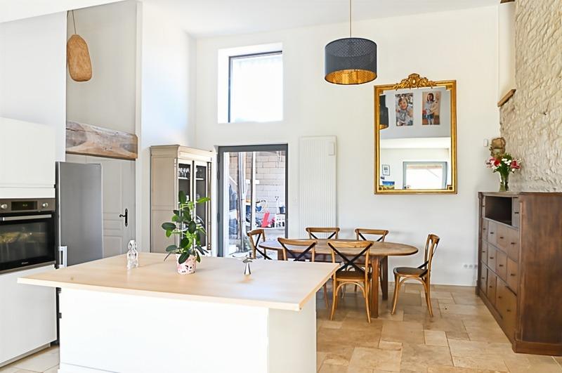 Maison - 300 m² - 13 pièces