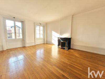 Appartement - 235 m² - 7 pièces
