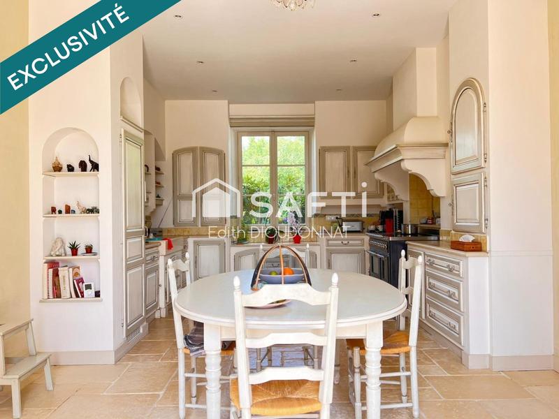 Maison de maîtres - 400 m² - 11 pièces