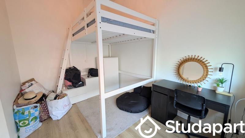 Chambre - 12 m² - 1 pièce