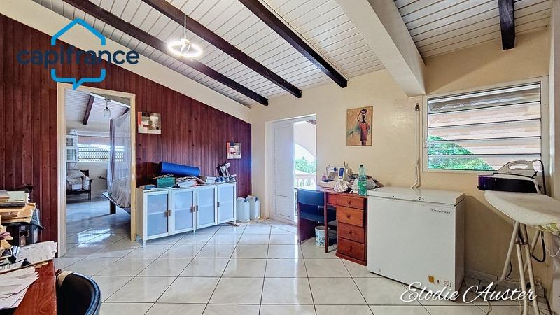 Villa - 267 m² - 10 pièces