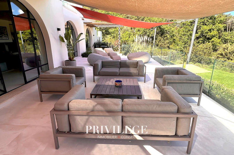 Propriété - 480 m² - 10 pièces