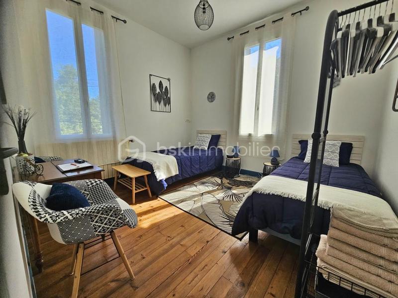 Maison - 265 m² - 8 pièces