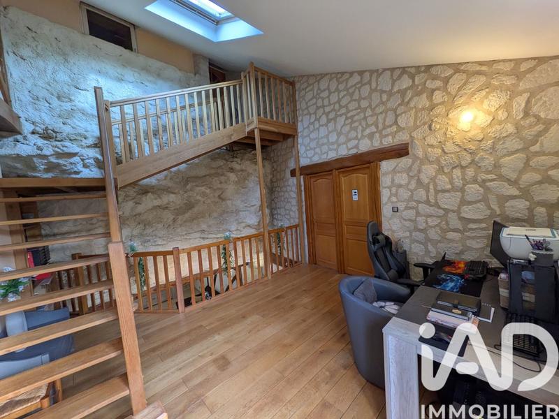 Maison - 204 m² - 8 pièces